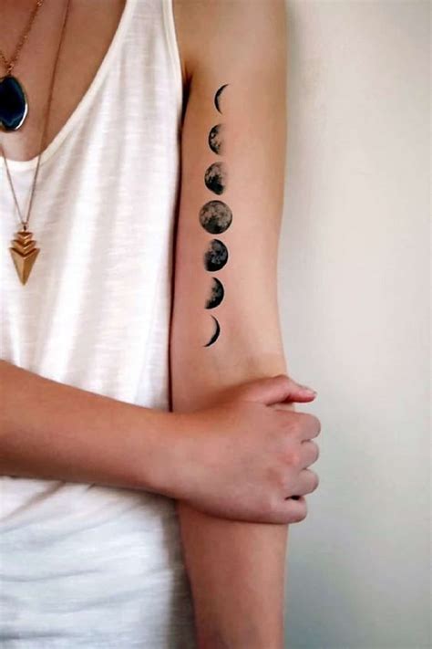 lunas para tatuajes|tatuajes de luna para mujer.